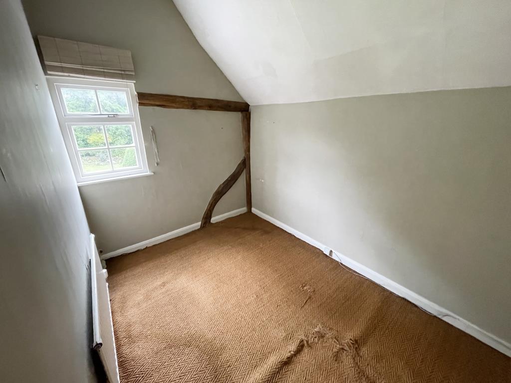 Lot: 97 - DETACHED CHARACTER PROPERTY IN POPULAR COMMUTER VILLAGE - Bedroom Three